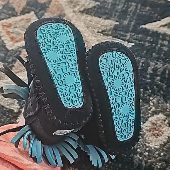 Ugg fridge boots - Picture 3 of 3